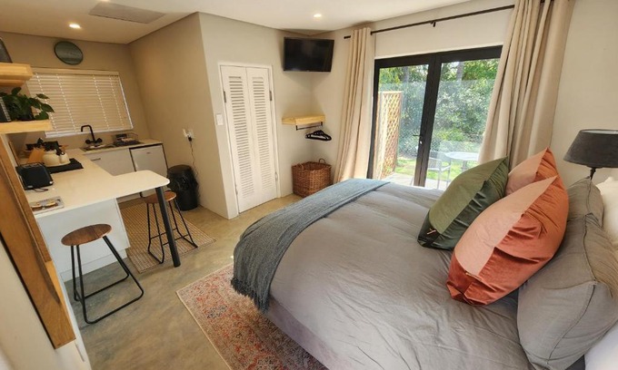 Mbombela Apartment | 1 Bedroom self catering cottage.