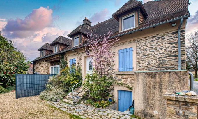 Jumilhac-le-Grand House | 1 bedroom stunning home in Jumilhac-Le Grand