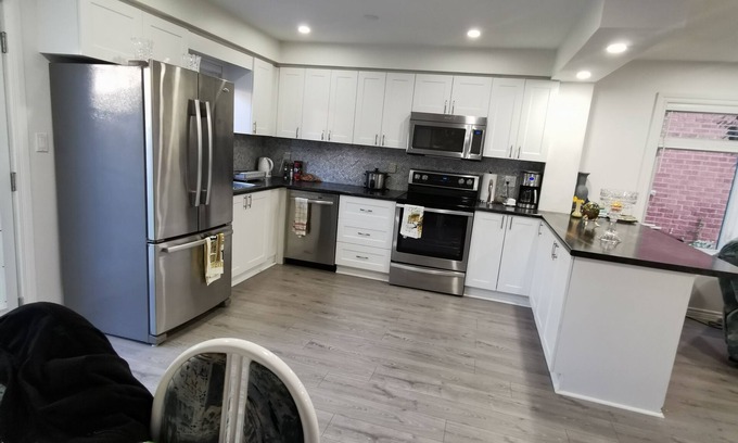 Lisgar House | 1 bedroom with private washroom, in a shared house accommodation