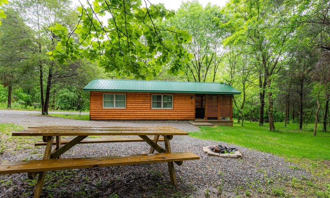 Equality Cabin | 1 BR Hot Tub Cabin- Closest Cabins to Garden of the Gods-Shawnee National Forest
