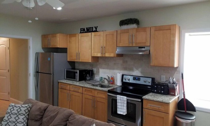 Paterson Apartment | 1 BR located 5 minutes away from St Joseph & Hackensack Hospital. 15 min to NYC