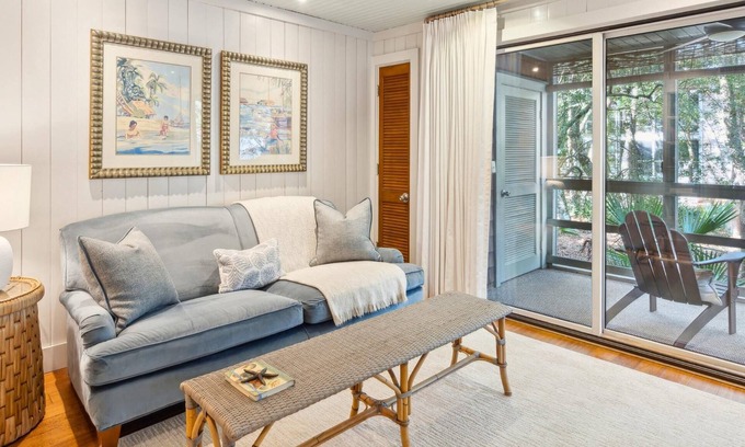 West Beach Village Villa | 1 BR Lux Cottage, 2 Minute Walk to Beach! Love Kiawah? Love your Accommodations!