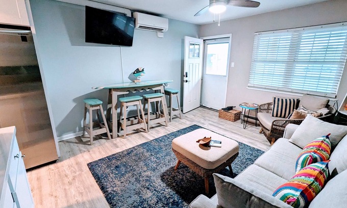 North End Apartment | 1 BR Suite/1st Floor/East Side of Beach Block