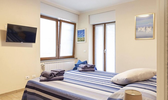 Somma Lombardo House | 1-Double bed, two singles, Private bathroom