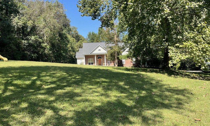 Kingston Springs Apartment | 1 extra large bedroom in the woods with pool table and hot tub.