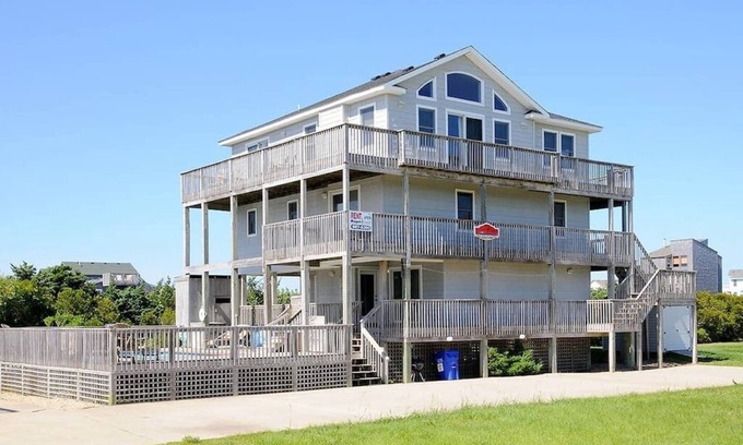 Rodanthe House | 1-lot Oceanside 6 Bedroom Home, Private Pool, Pet Friendly, Private Beach Access