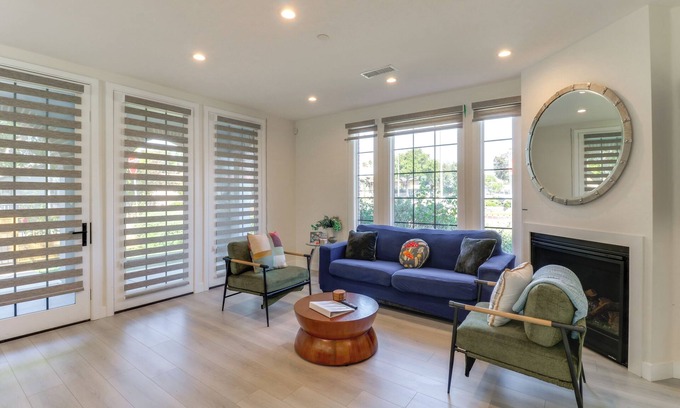 North Central House | 1 Mi to Rose Bowl: Pasadena Home w/Fenced Yard!