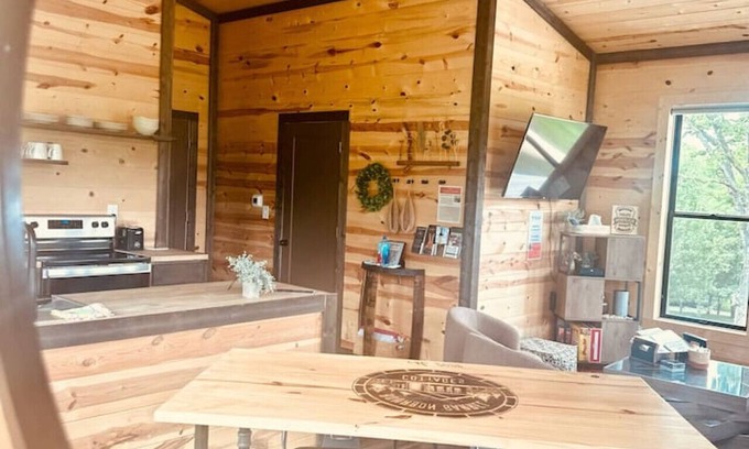 Lawrenceburg Cabin | # 1 on Ky. Bourbon Trail HOT TUB all distilleries