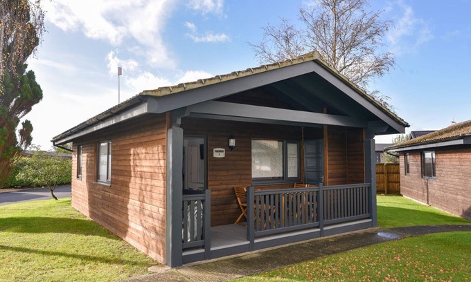 Combpyne Cottage | 1 PINEWOOD RETREAT, family friendly, with pool in Lyme Regis
