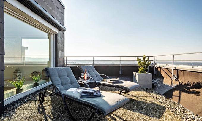 Bechlingen Apartment | 1 room penthouse with big roof terrace and unique lake and mountain view