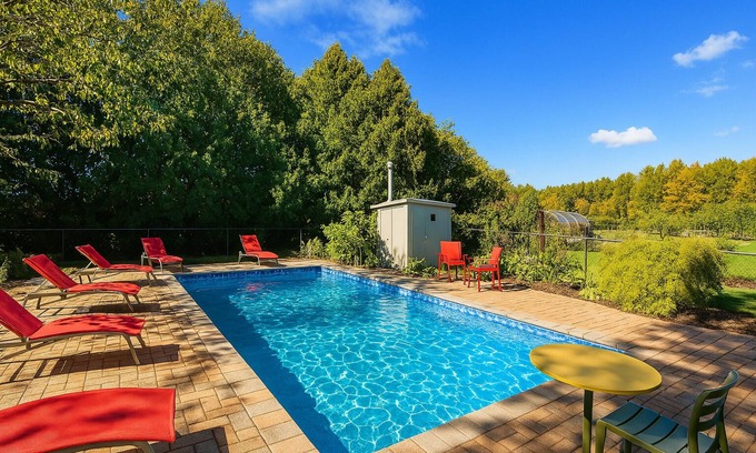 York Regional Municipality Other | 10 Acre Farmhouse with Pool + 5 Bedrooms/3 Baths