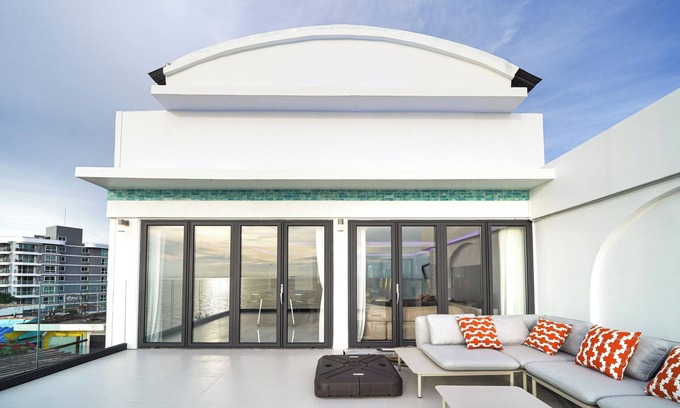 Na Chom Thian House | 10 bedrooms beachfront luxury pool villa sea view rooftop
