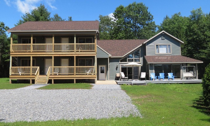 Corinth House | 10 BR home, up to 3 homes with 22 BR/15BA, hot Tubs, On 20 acres, water views