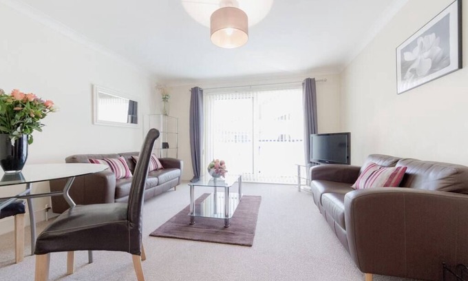 Wimbledon Apartment | 10 Cascades - 1 bedroom apartment