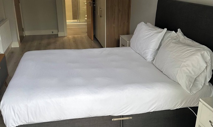 Dublin Bed & Breakfast | 10 Minute to Dublin airport, 20 MINTS to Dublin city
