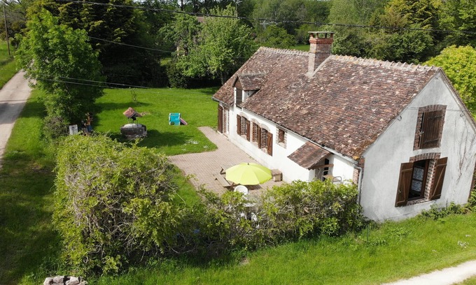 Saint-Fargeau House | 10 minutes from Guédelon, quiet house with large garden not overlooked