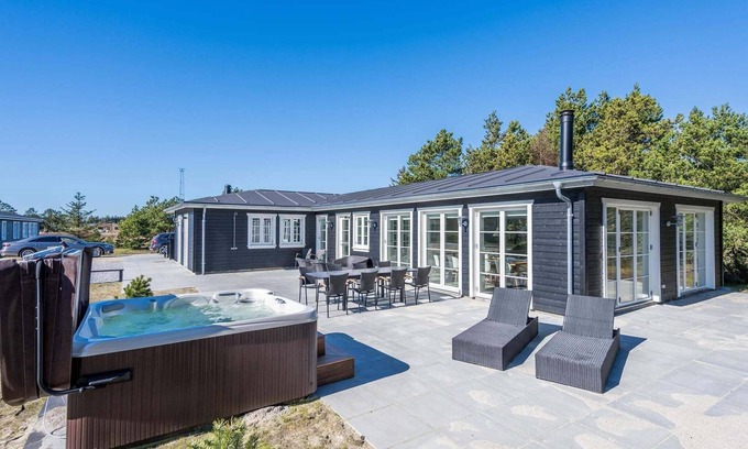 Blavand Strand House | 10 person holiday home in Blåvand