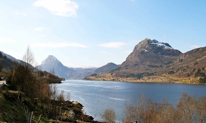 Gaular Municipality House | 10 person holiday home in Bygstad
