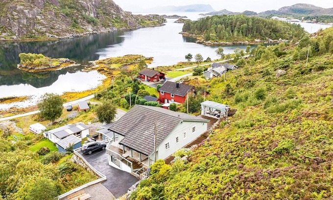 Bremanger House | 10 person holiday home in Kalvåg-By Traum