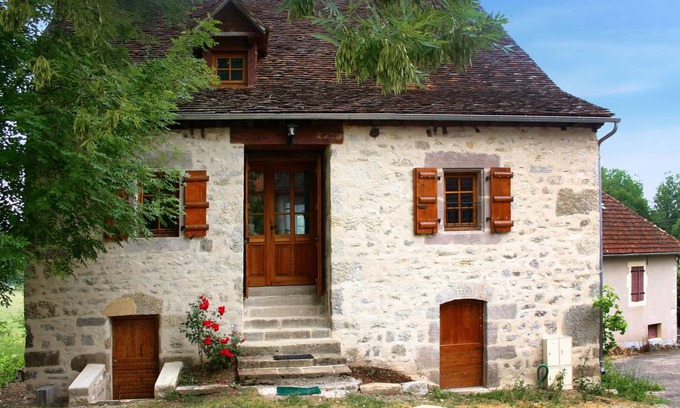 La Chapelle-aux-Saints House | 100 m² House ∙ 3 bedrooms ∙ 6 guests