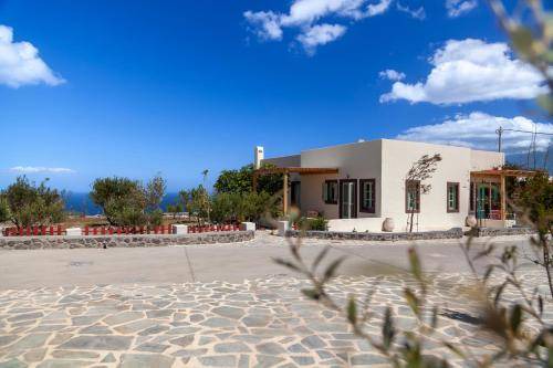 Firostefani House | 100 m² House ∙ 2 bedrooms ∙ 5 guests