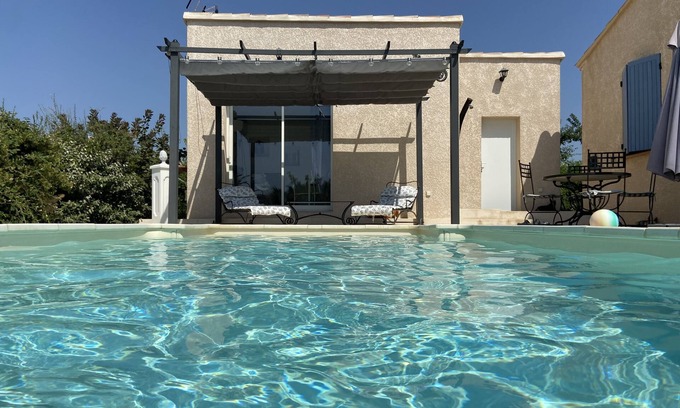Violes Apartment | 100% self-contained studio at the foot of the Dentelles de Montmirail