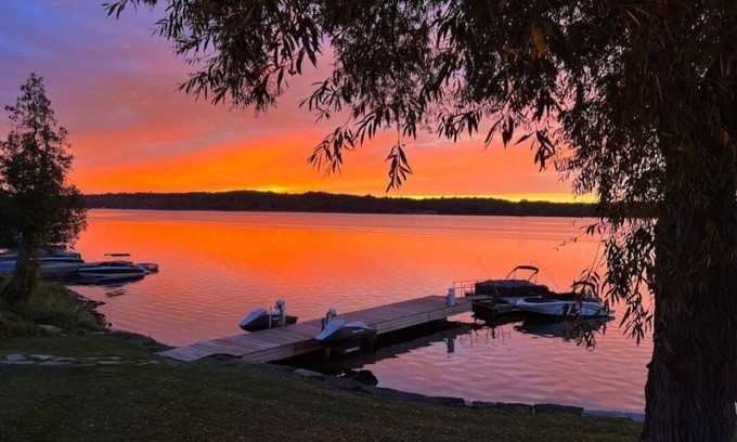 Kingston Cottage | 1000 Islands River Retreat