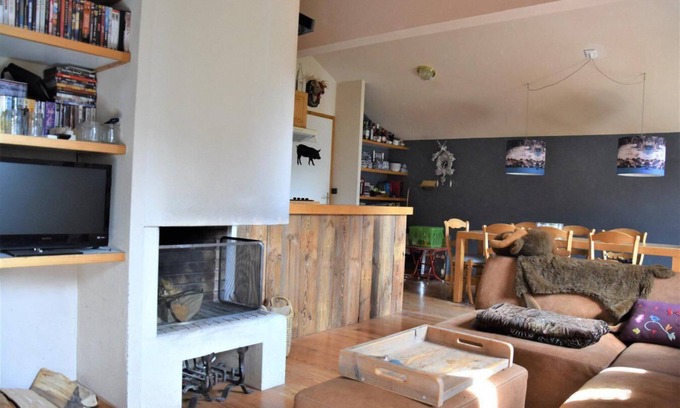 Pralognan-la-Vanoise Apartment | 100m from ski slopes, 3rd floor, balcony, tv, ski locker, 75m², Pralognan-la-Vanoise
