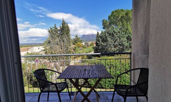 Trets Apartment | 100m from the center! Apartment with balcony