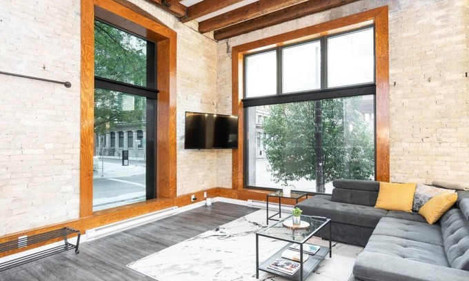 Exchange District Condo | (101)Exchange District + 2BR 1.5Bath+ Parking (165)