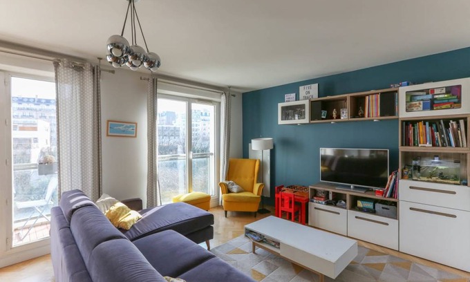 Combat Apartment | 102 m² Apartment ∙ 3 bedrooms ∙ 8 guests