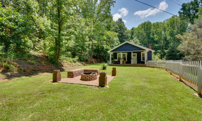 Greenville - Spartanburg Cottage | 103 m² Cottage ∙ 2 bedrooms ∙ 4 guests
