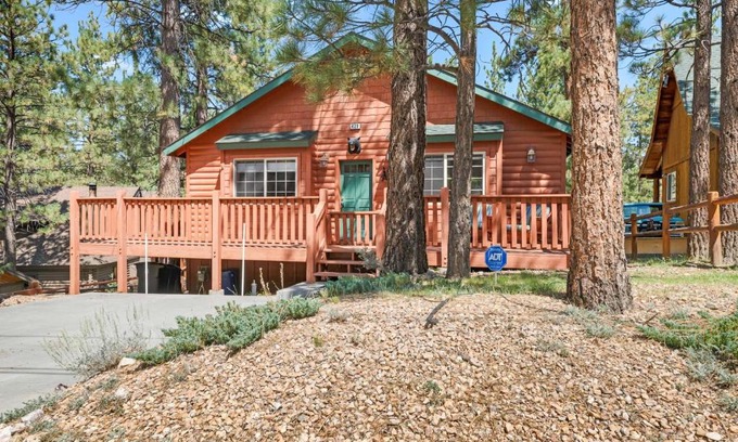 Big Bear House | 104 - Cozy Cabin in Pinewood Estates