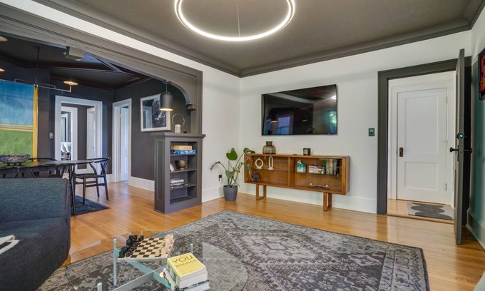 Summit - University Apartment | 106 m² Apartment ∙ 3 bedrooms ∙ 8 guests