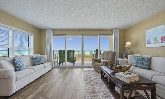 Crystal Beach Condo | 107 m² Condo ∙ 1 bedroom ∙ 6 guests