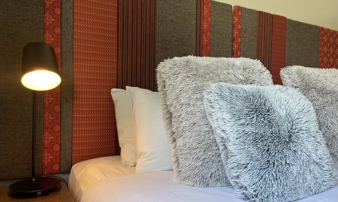 East Perth Apartment | 109 Simply Devine Hay St 2x2Apt Pool+Gym