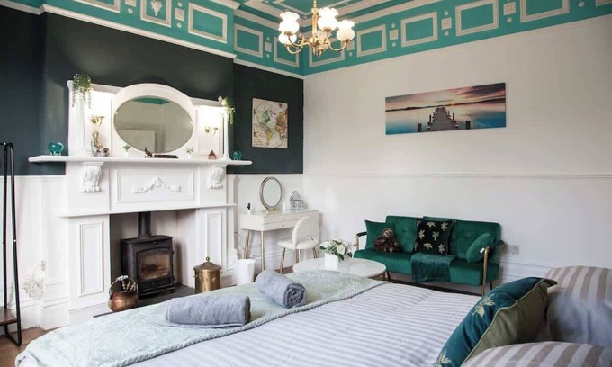 Manchester Villa | 10min to City Centre | 6BR + Free Parking + Garden