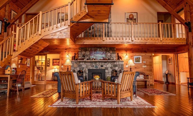 Point Au Roche Villa | 11-Bedroom Family Retreat/Wedding - Lake Champlain