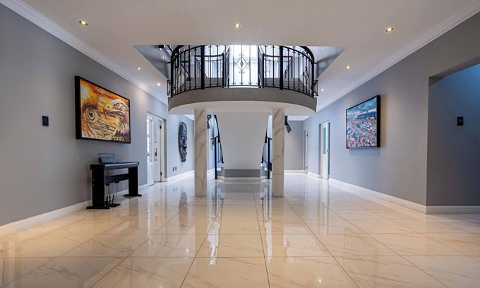 Northcliff Apartment | 11 Hotel Suites in Northcliff with AC, Wi-Fi, swimming pool & free breakfast.