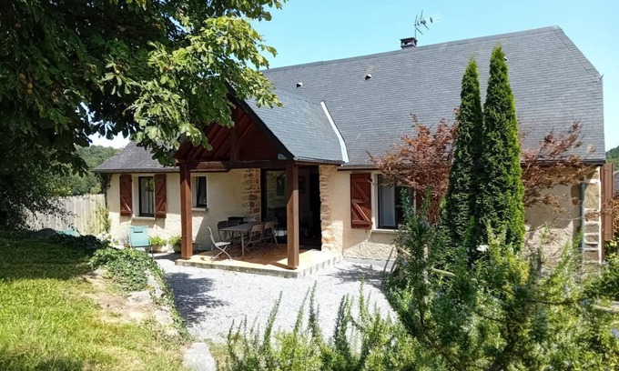 Rebenacq House | 110 m² Gîte ∙ 3 bedrooms ∙ 6 guests