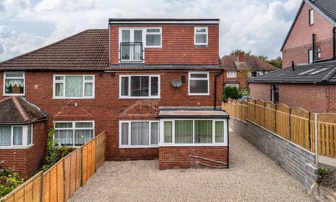 Chapeltown House | 110 m² House ∙ 4 bedrooms ∙ 8 guests