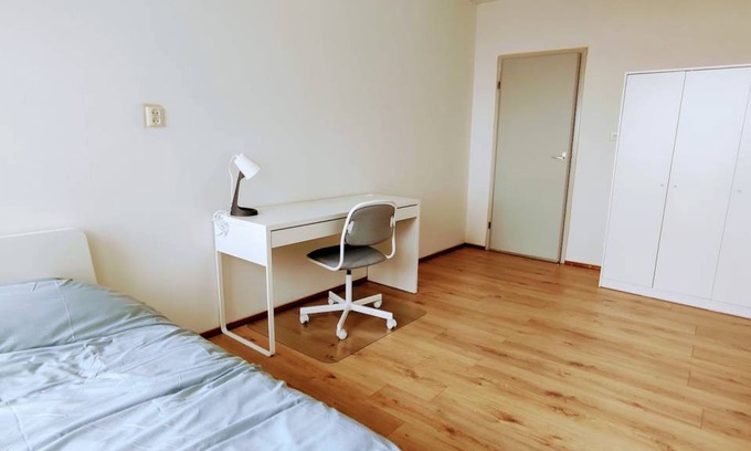 Municipality of Capelle aan den IJssel Resort | 110 m² Private room ∙ 1 bedroom ∙ 5 guests