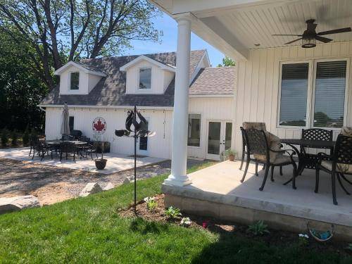 Niagara-on-the-Lake Bed & Breakfast | 111 m² Bed and breakfast ∙ 3 bedrooms ∙ 6 guests