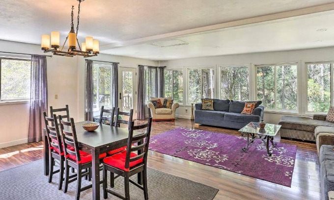 Weaverville House | 111 m² House ∙ 2 bedrooms ∙ 4 guests