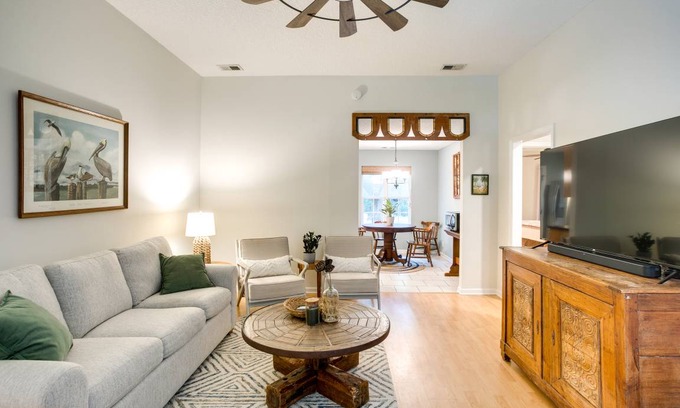 Darien House | 111 m² House ∙ 3 bedrooms ∙ 6 guests