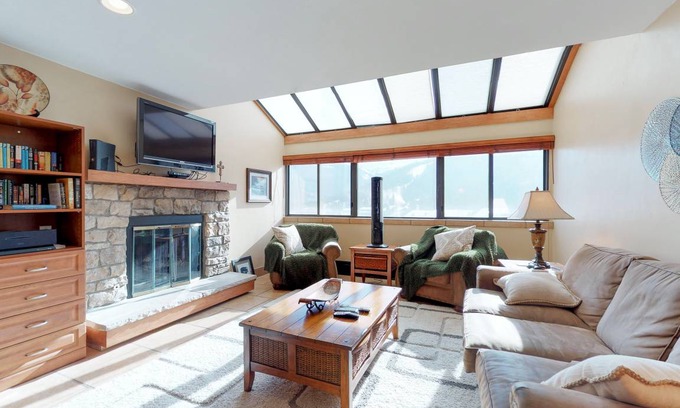 Copper Mountain Village House | 111 m² Penthouse ∙ 2 bedrooms ∙ 8 guests