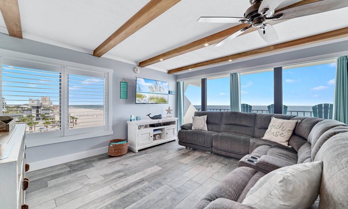 Gulf Shores Condo | 115 m² Condo ∙ 3 bedrooms ∙ 8 guests