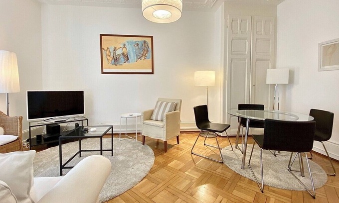 Lausanne Apartment | 116 * Your private cosy apartment at the best location