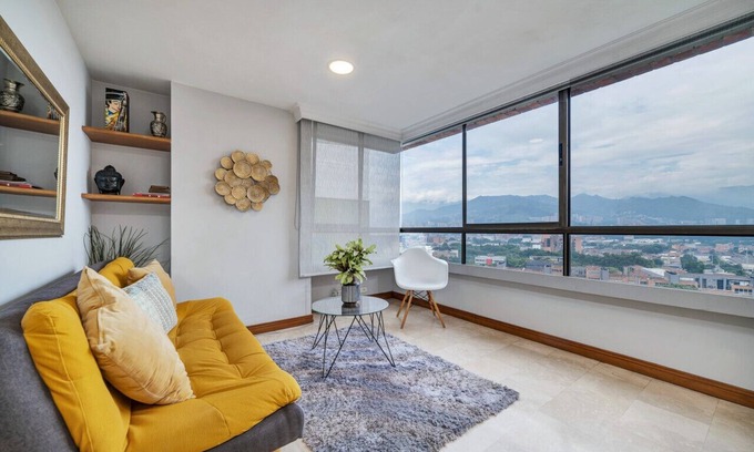 La Aguacatala Apartment | 11th floor Luxe Flat in EL Poblado 1AC near Oviedo