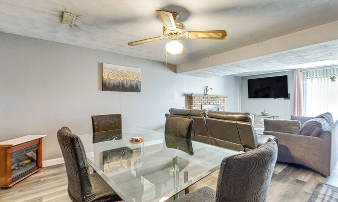 Belleville House | 12 Mi to Dtwn St Louis: Family Home w/Fireplaces!